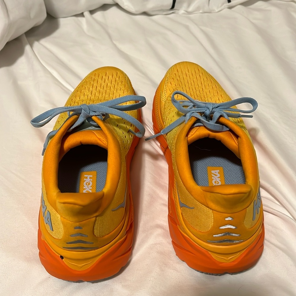 Hoka M Clifton 8- Size 9.5